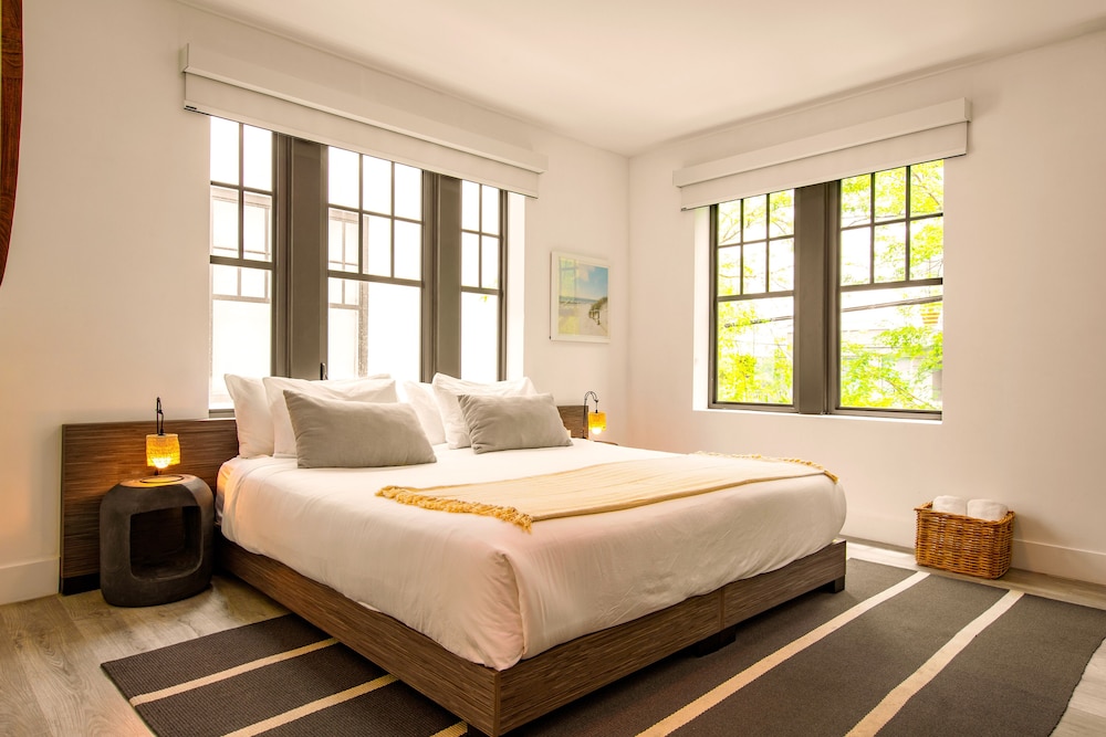 Deluxe Room, 1 Queen Bed