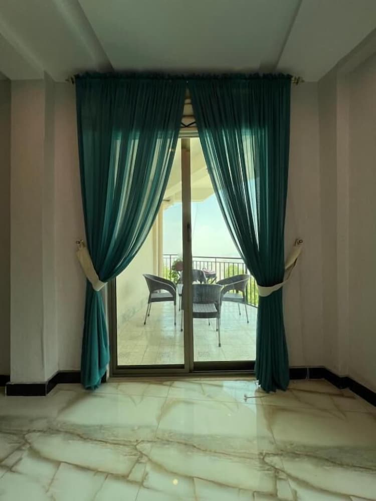 Luxury Apartment photo 3