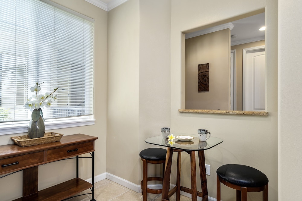 Condo, 2 Bedrooms photo 3