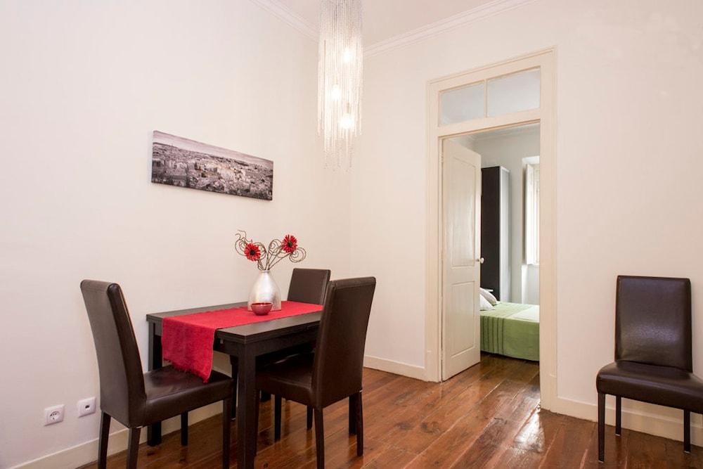 Apartment, 2 Bedrooms, Terrace photo 3