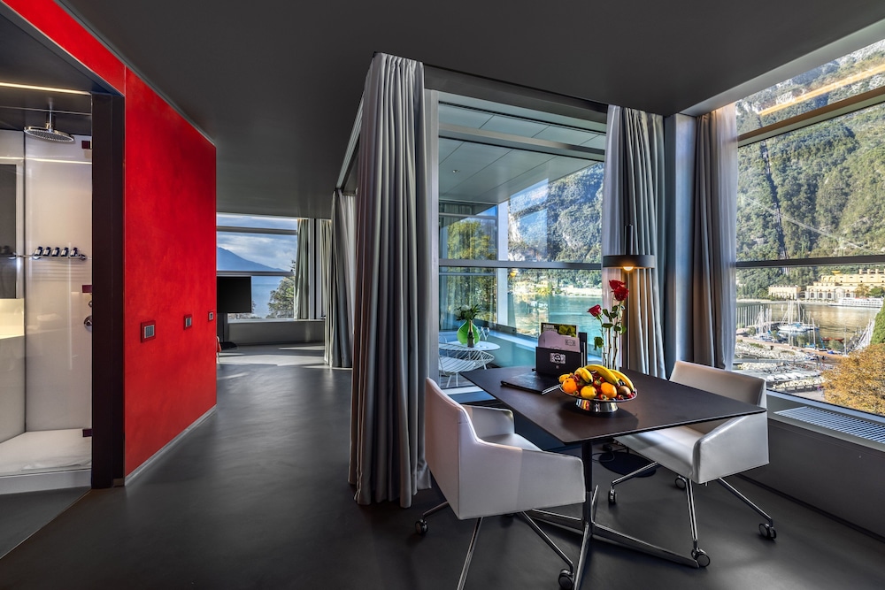 Sky Signature Suite Lake View - Photo 6