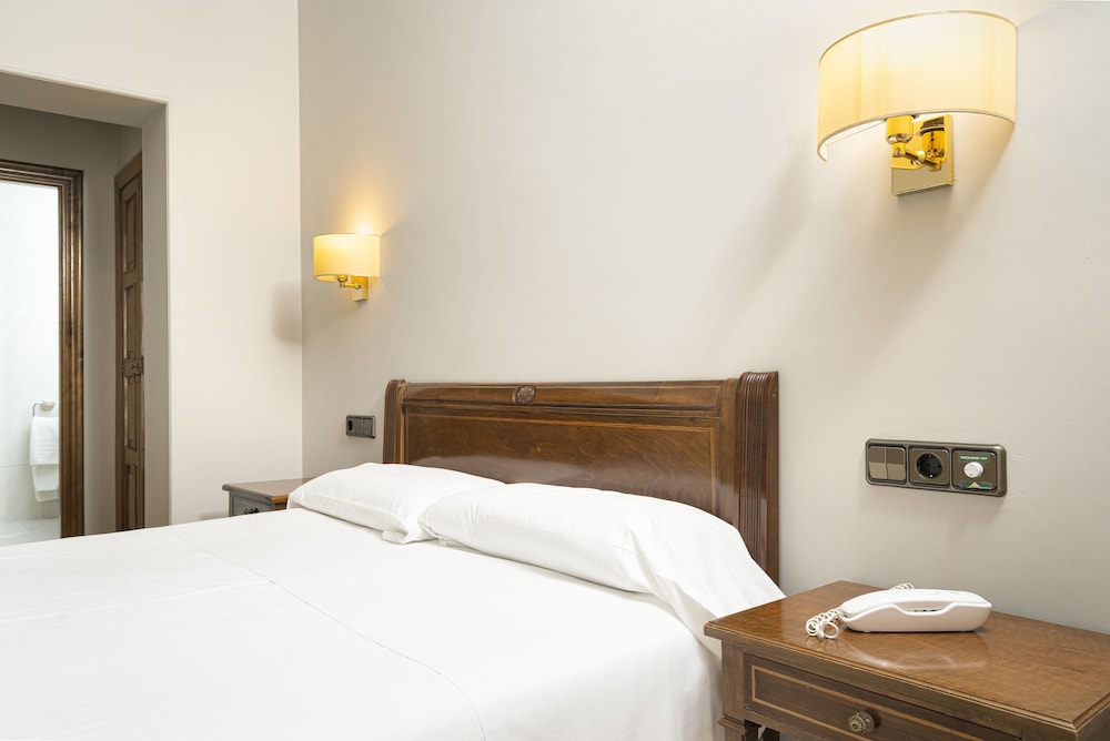 Standard Single Room, 1 Double or 2 Twin Beds photo 3