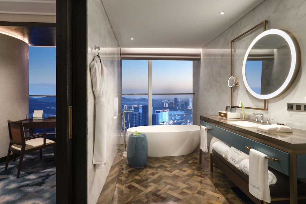 Room, 1 King Bed, City View