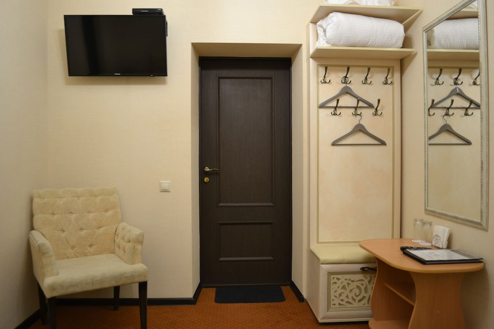 Business Double Room, 1 Queen Bed photo 3