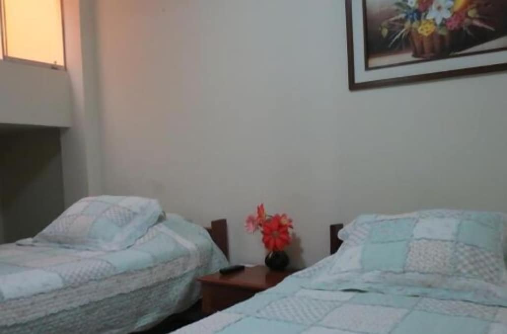 Family Room, 2 Bedrooms, Private Bathroom photo 3