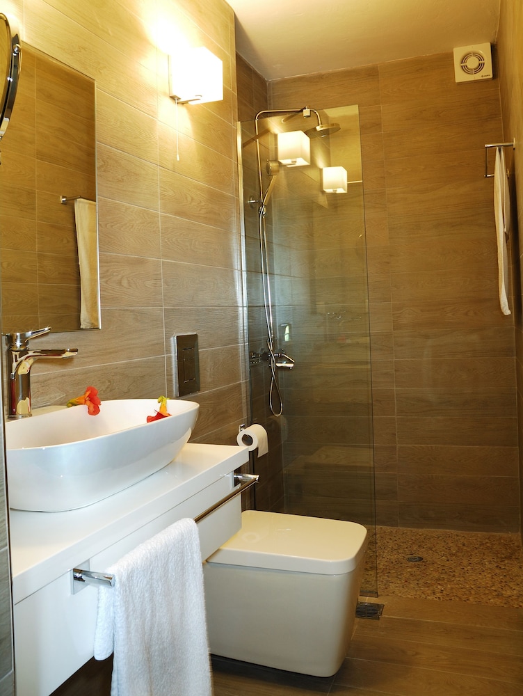 Standard Room photo 3