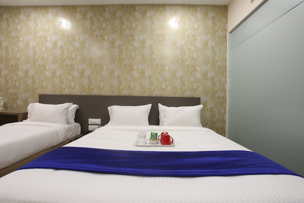 Deluxe Room - Photo 10