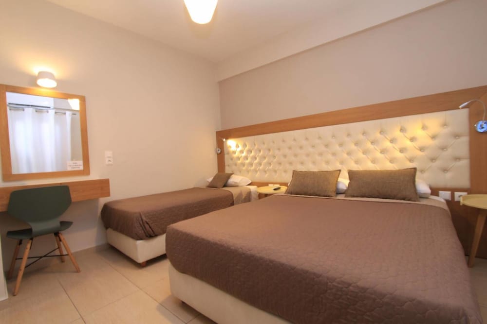 Standard Triple Room - Photo 2