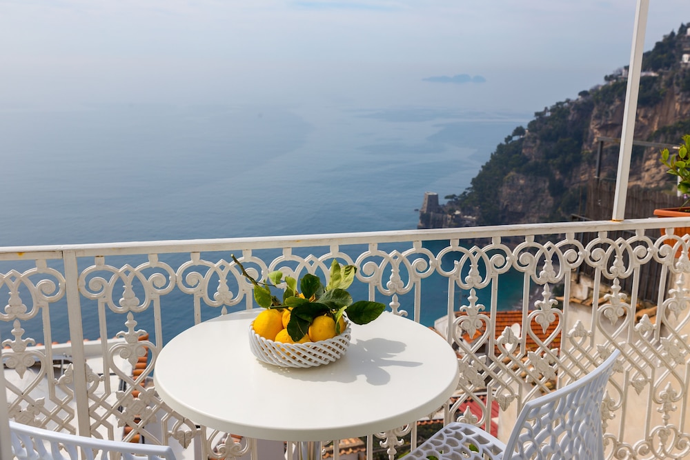 Deluxe Room, Sea View photo 3