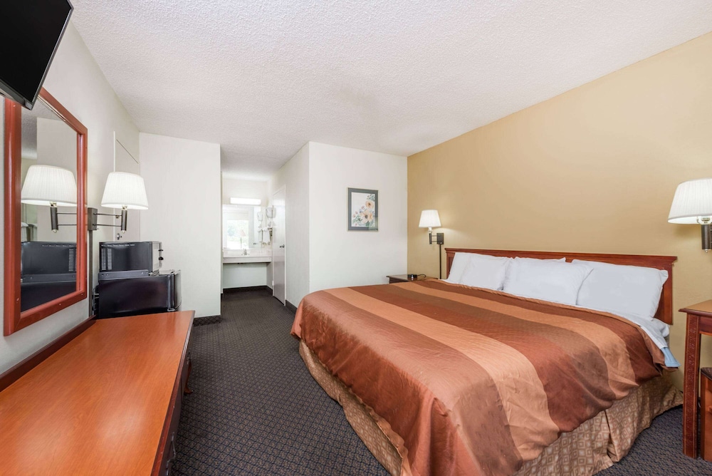 Room, 1 King Bed, Accessible, Non Smoking photo 1