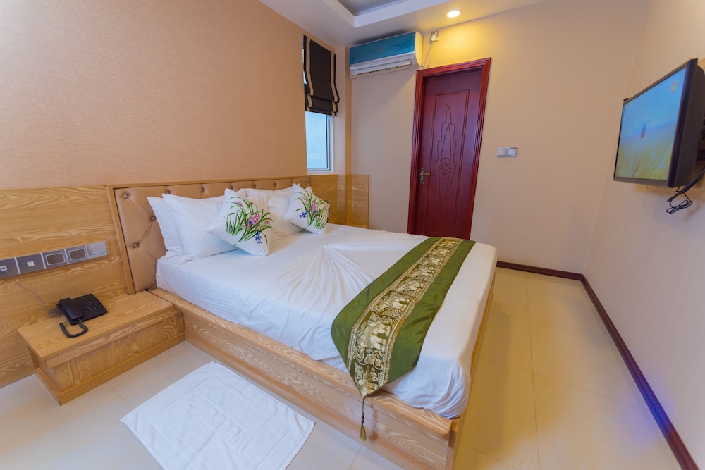 Deluxe Double Room, 1 Queen Bed photo 3