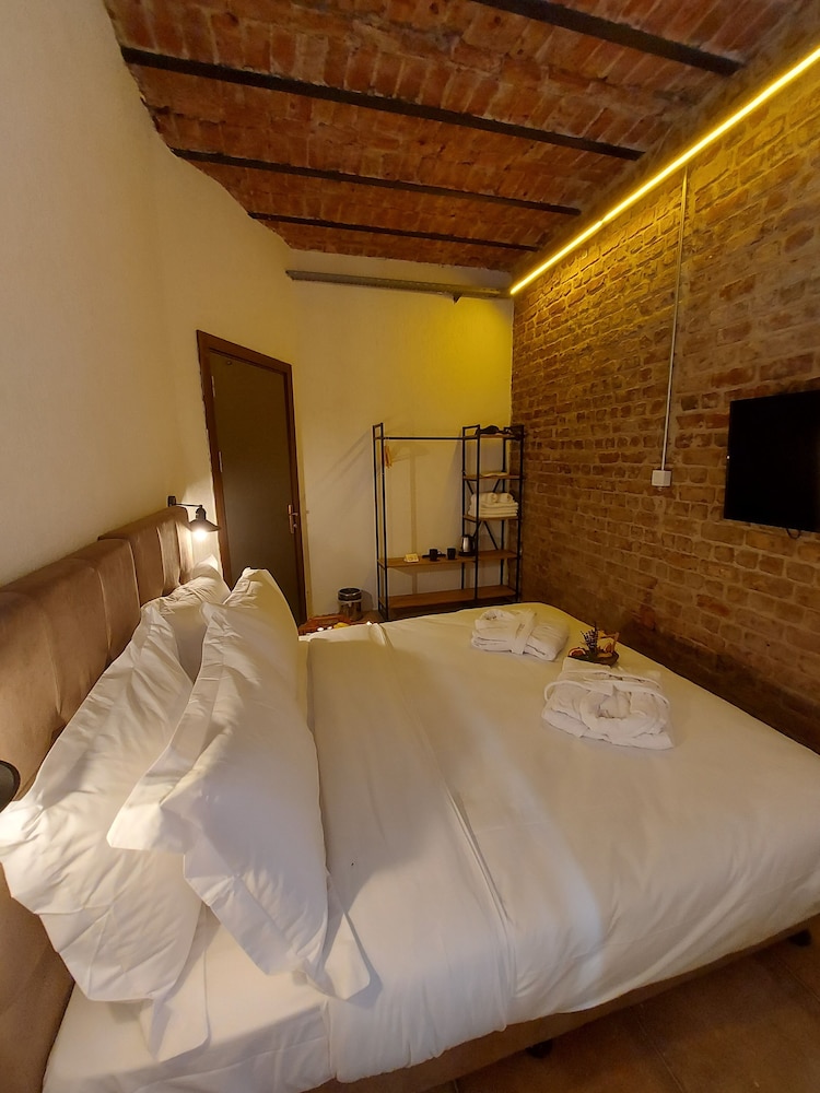 Comfort Room photo 2