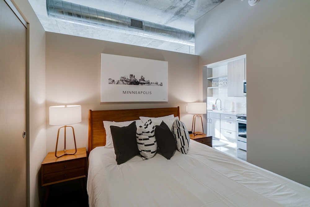 Condo, 1 Queen Bed With Sofa Bed, Balcony, City View photo 2