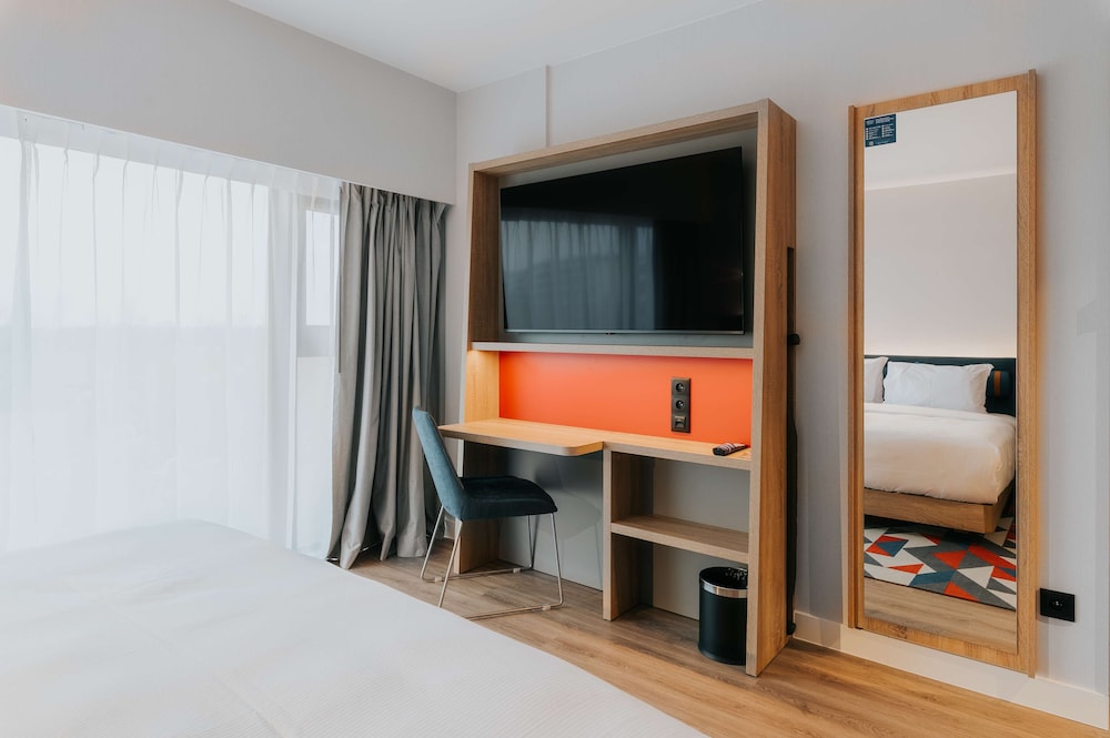 Standard Double or Twin Room, 1 King Bed - Photo 5
