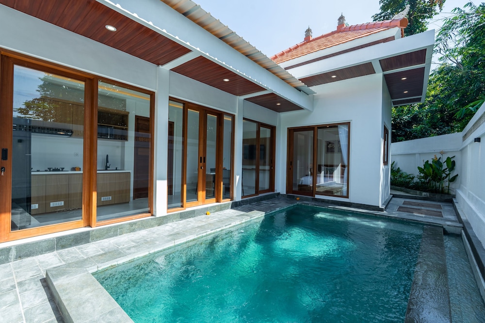 Family Private Pool Villa photo 1