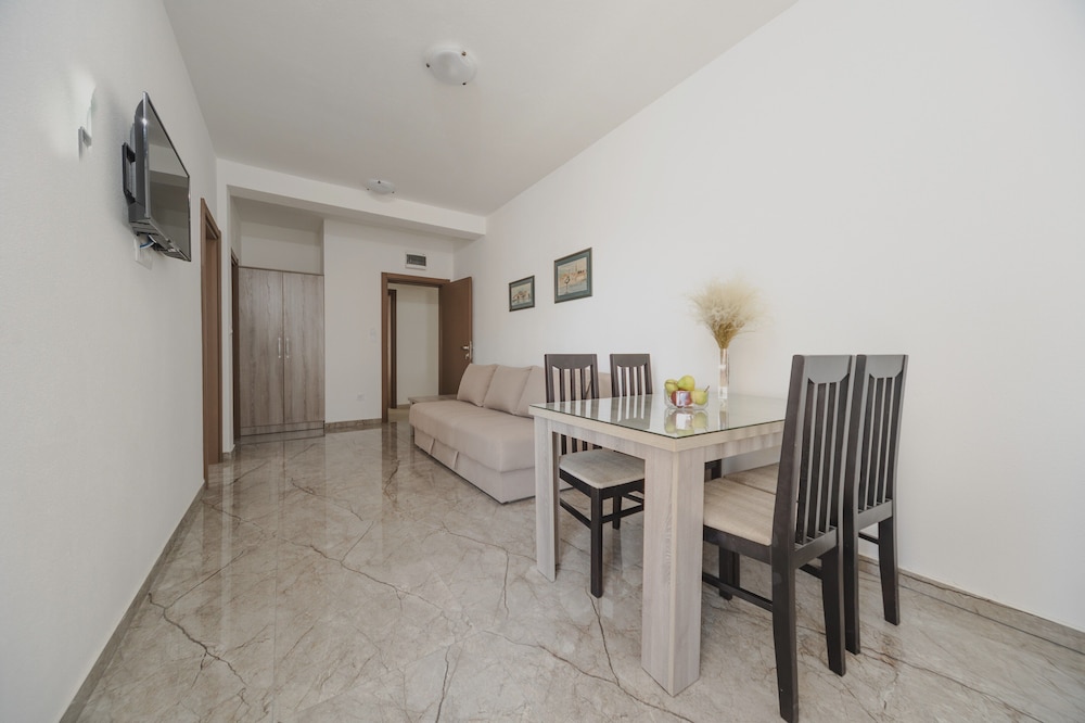 Apartment, 1 Bedroom, Balcony, Sea View photo 2
