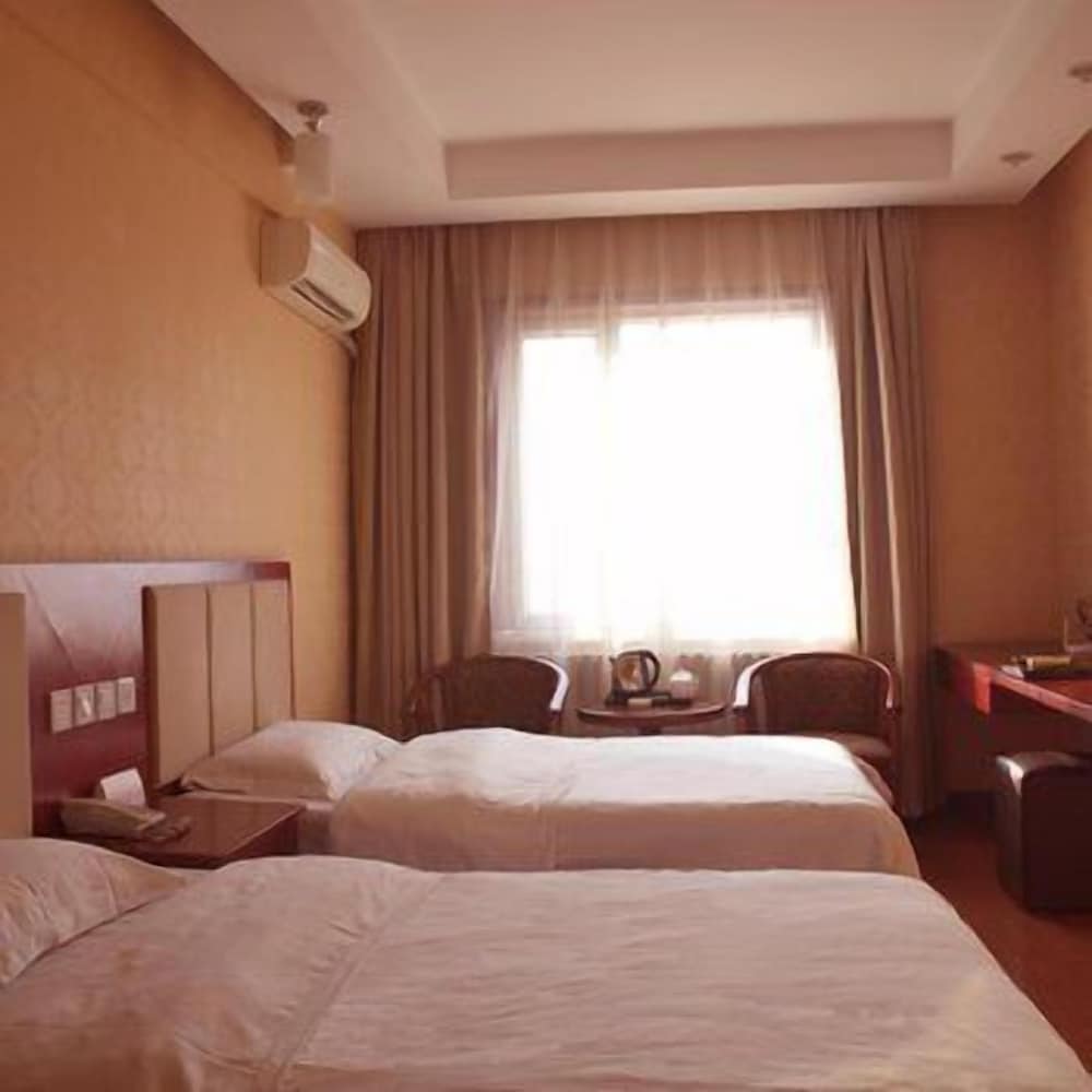 Standard Room, 2 Twin Beds photo 2