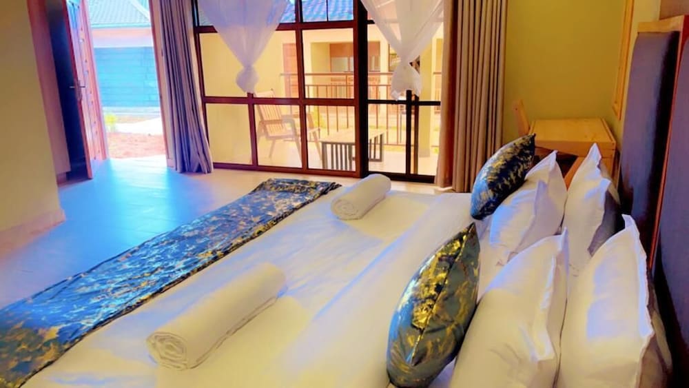 Deluxe Double Room, Pool View