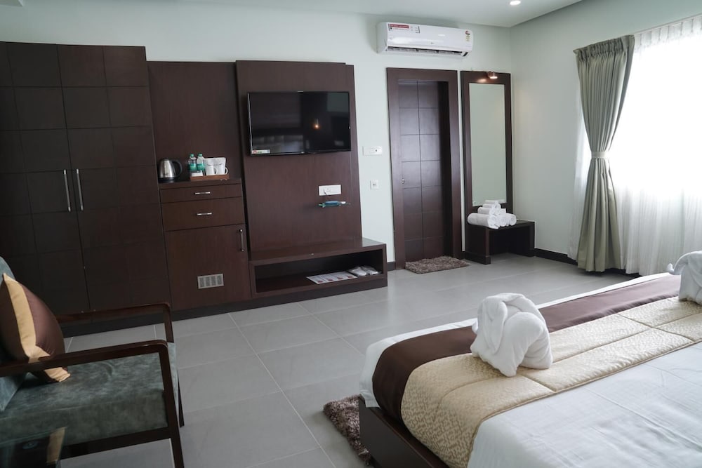 Economy Double Room, 1 Double Bed - Photo 16