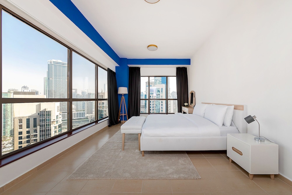 Luxury Apartment, City View, Beachside photo 1