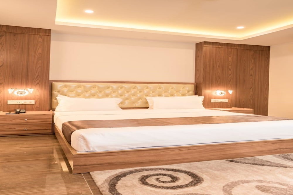 Deluxe Room - Photo 6