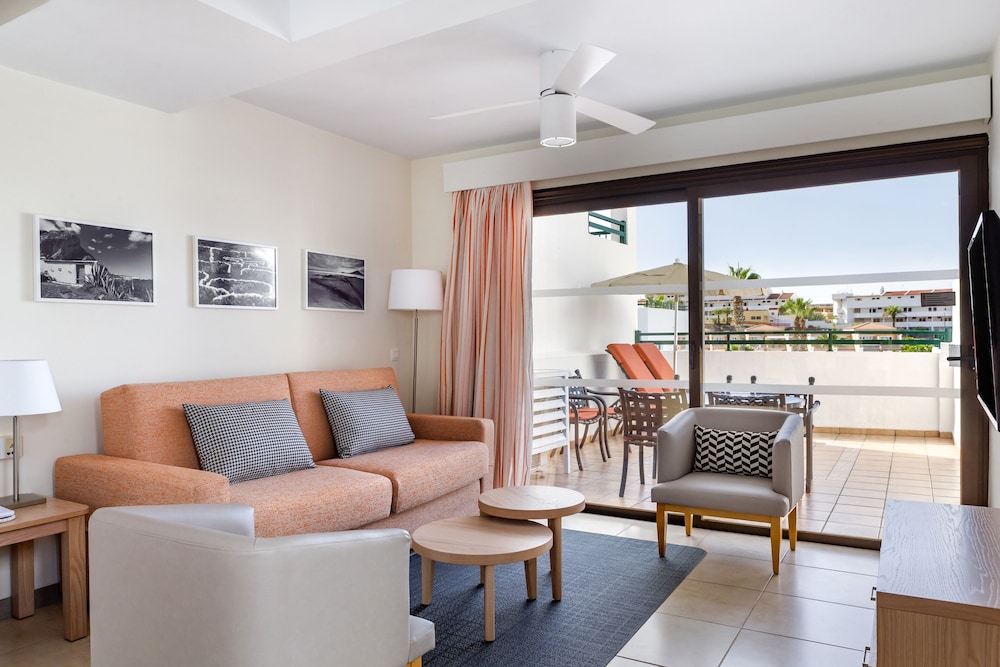 Family Apartment, 2 Bedrooms - Photo 1