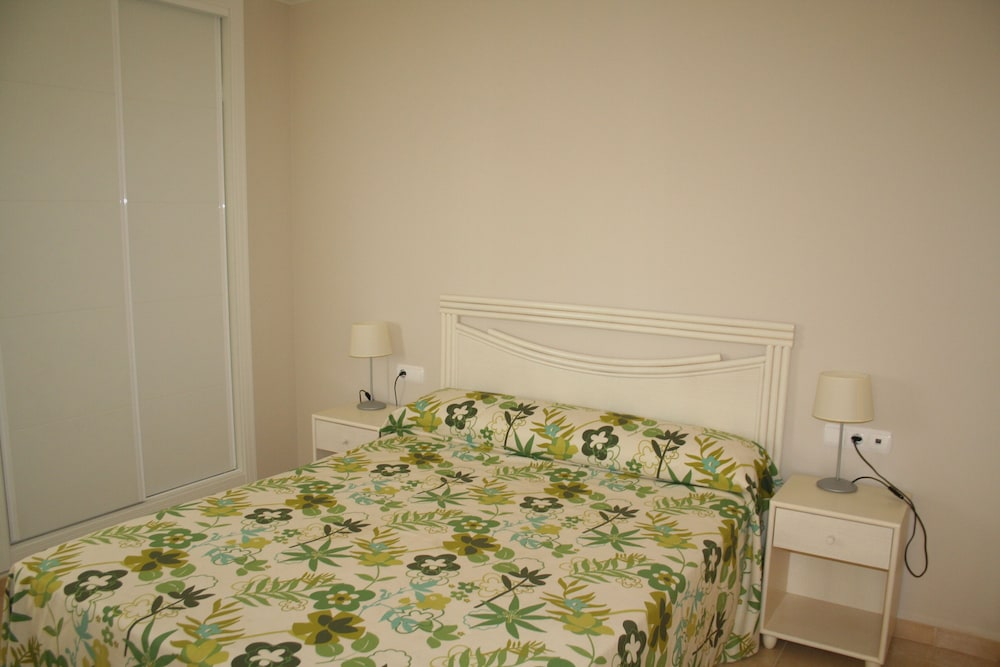 One Bedroom Apartment For 2 Adults And 2 Children photo 3