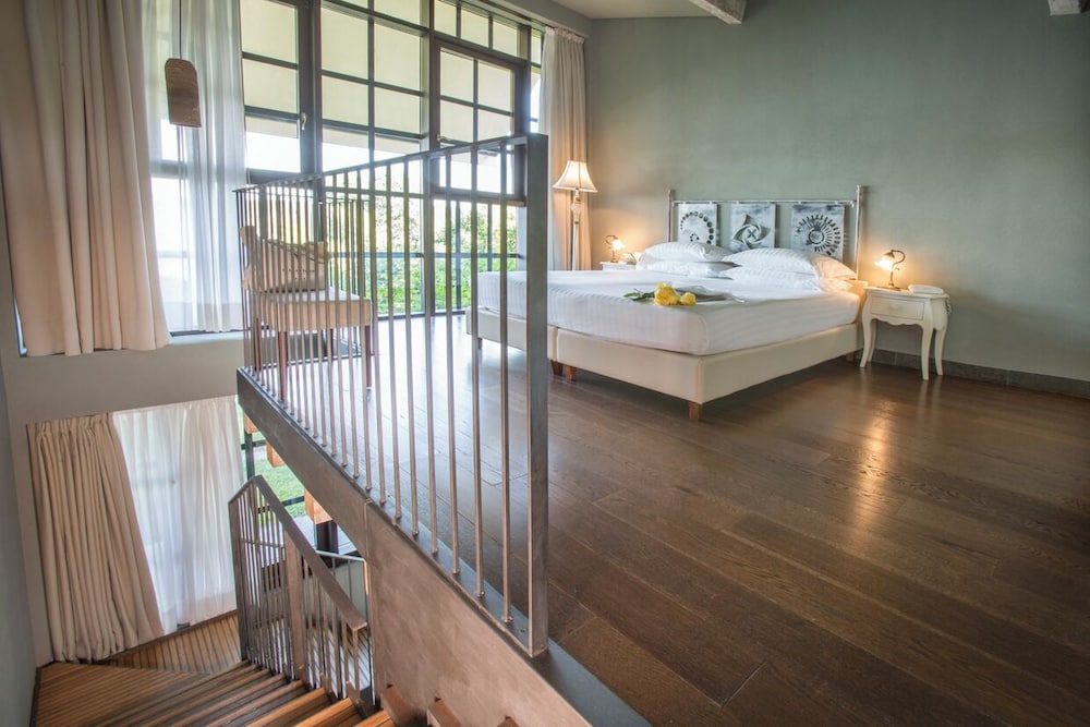 Suite, 2 Bedrooms, Lake View photo 2