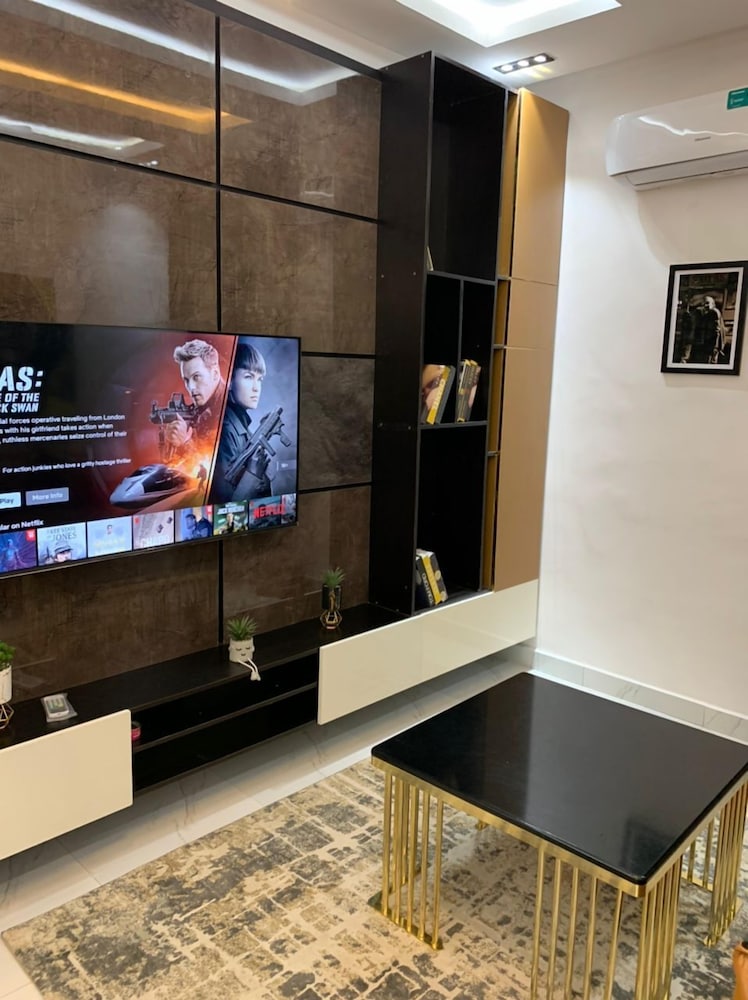 Luxury Apartment, 2 Bedrooms, 2 Bathrooms photo 2