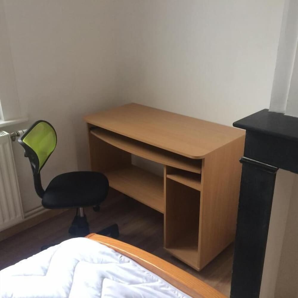 Basic Room, 1 Double Bed photo 3