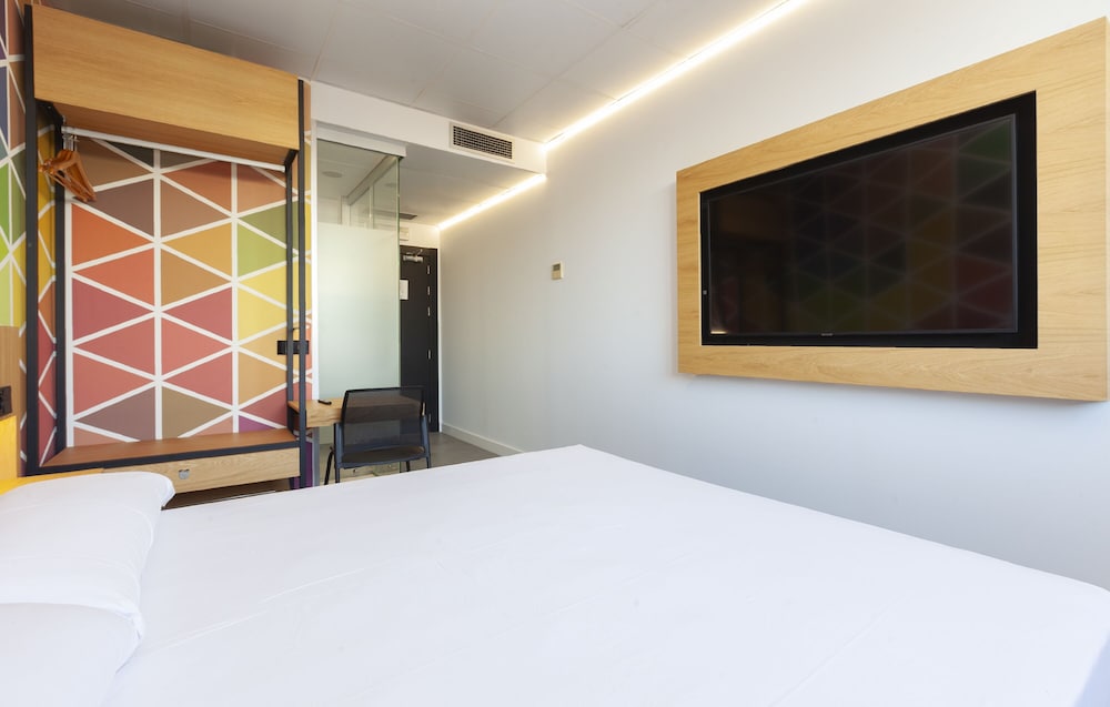Standard Room - Photo 11
