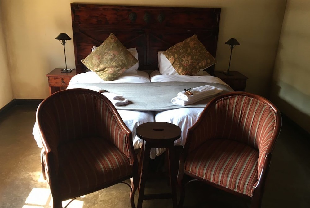 Deluxe Double or Twin Room, 1 Bedroom, Kitchenette, Courtyard View