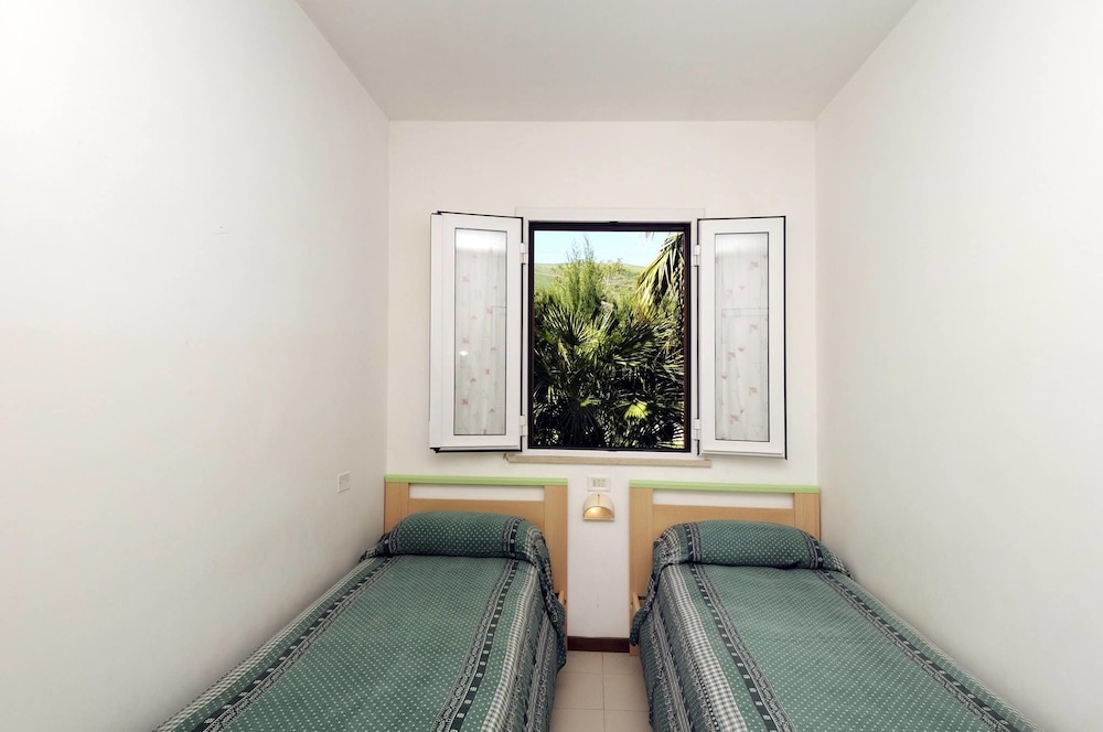 Family Bungalow photo 2
