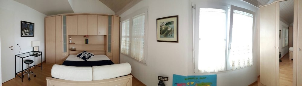 Executive Double Room, 1 Queen Bed, Private Bathroom, Executive Level photo 2