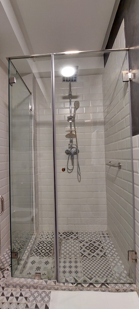 Standard Twin Room - Photo 13