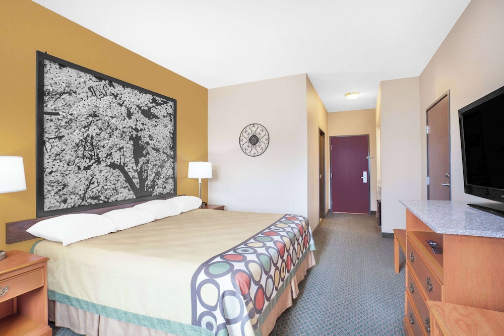 Standard Room, 1 King Bed - Photo 1
