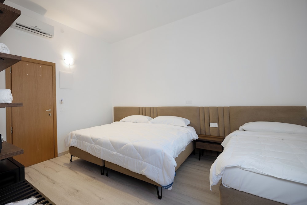 Family Room, 2 Bedrooms, Non Smoking, Garden View