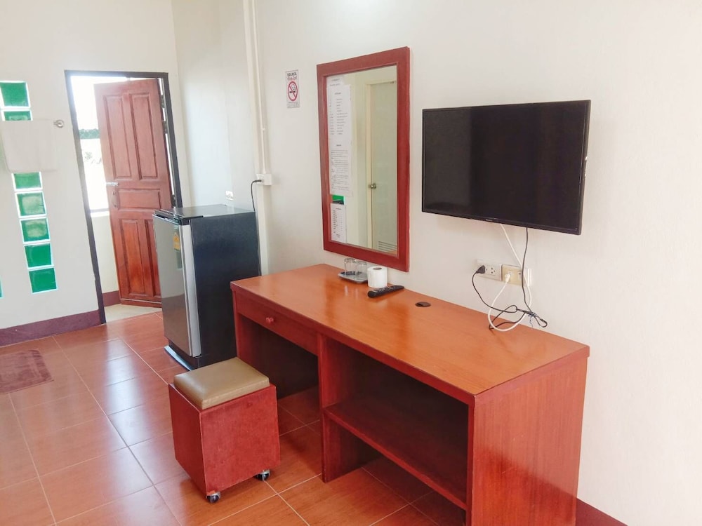 Standard Room, 1 King Bed, Non Smoking, Air conditioning photo 2