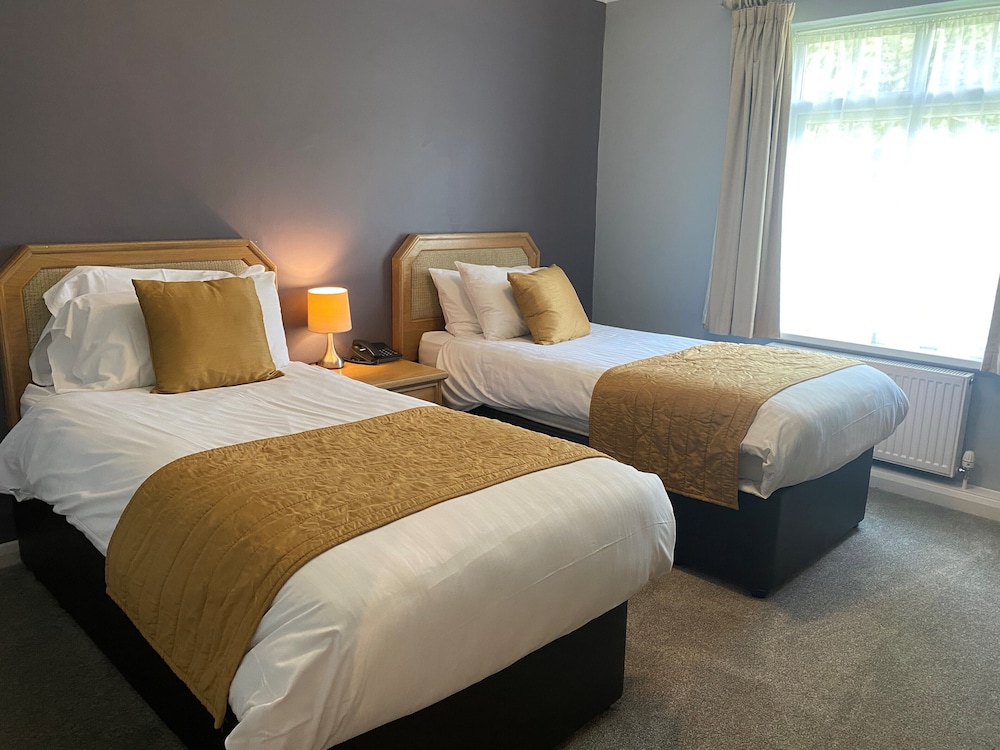 Standard Twin Room - Photo 2