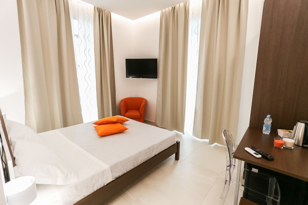 Luxury Double Room, 1 King Bed, Balcony, City View
