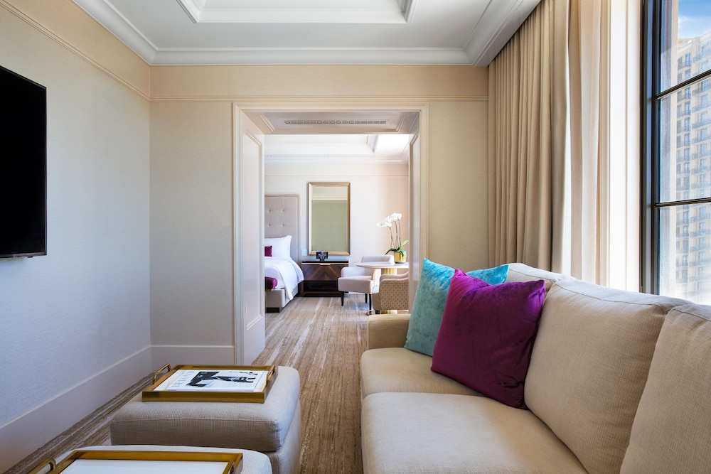 Suite, 1 Bedroom - Photo 1