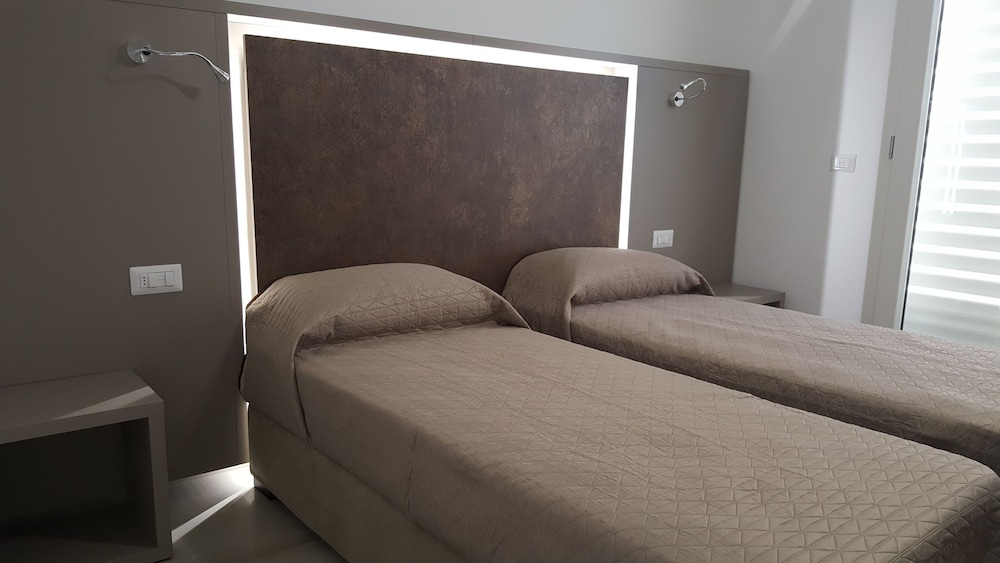 Economy Apartment, 2 Bedrooms, Non Smoking, Garden View photo 3