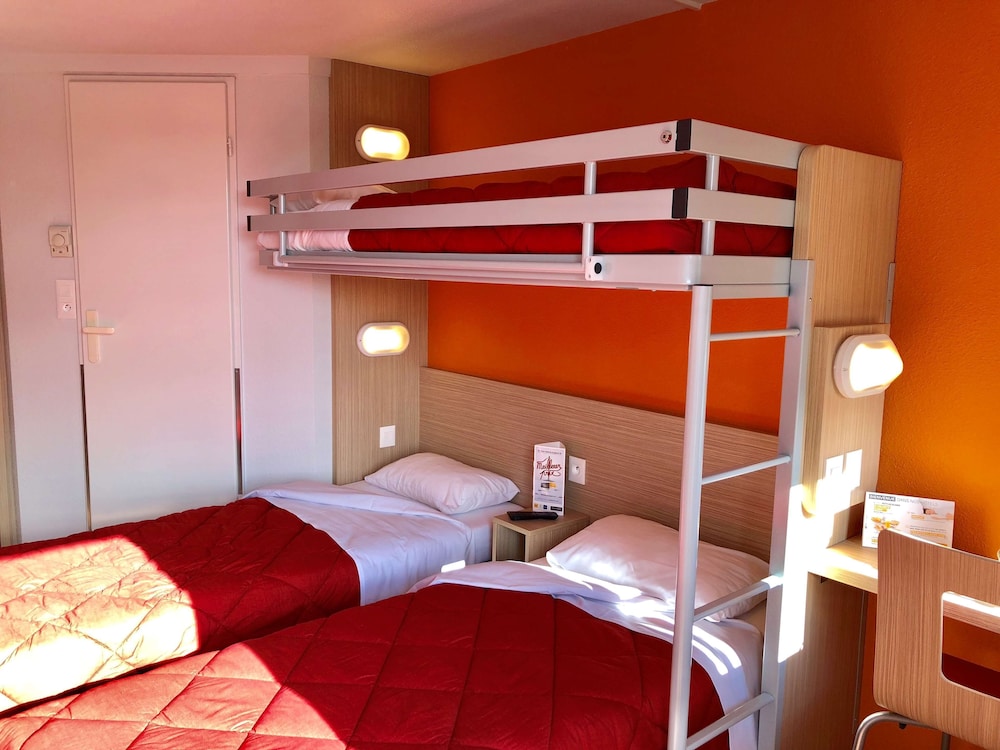 Standard Room, Multiple Beds (1 Double and 1 Single bed) - Photo 12