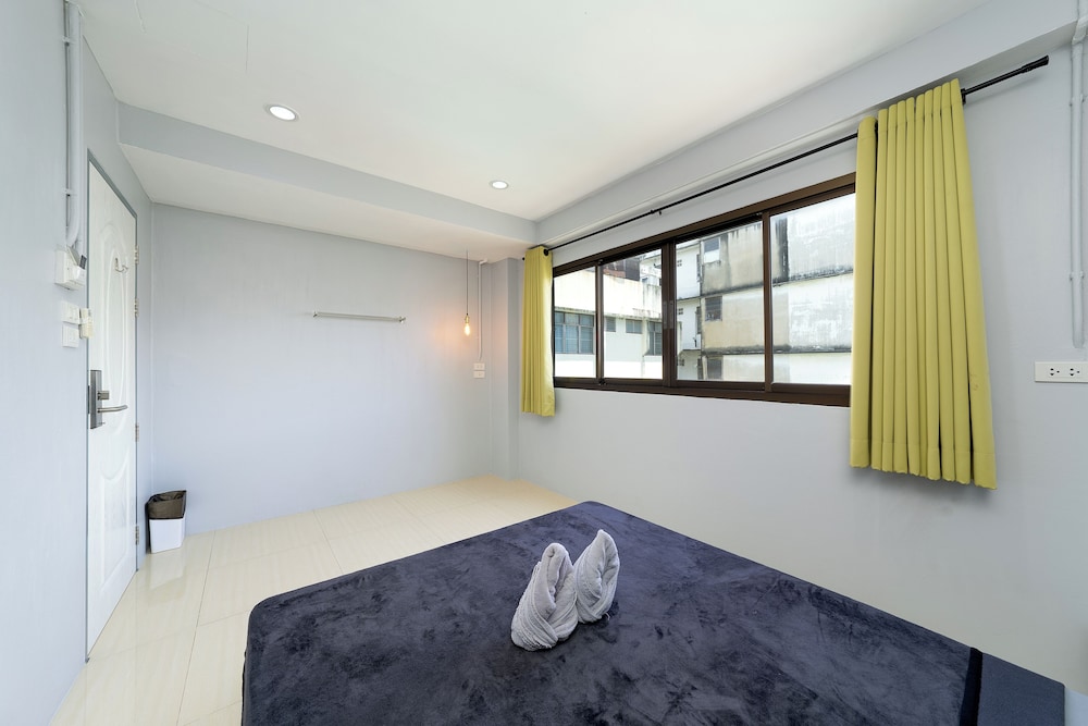Double Room with Shared Bathroom photo 2