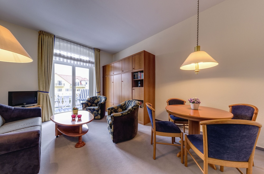Family Condo, 1 Bedroom, Balcony, Beachfront photo 3