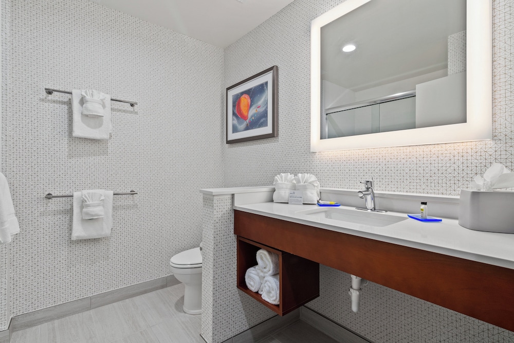 Family Suite with Sofa Bed thumbnail 5