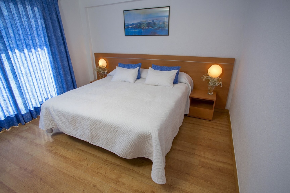 Double Room (2 adults) - Photo 6