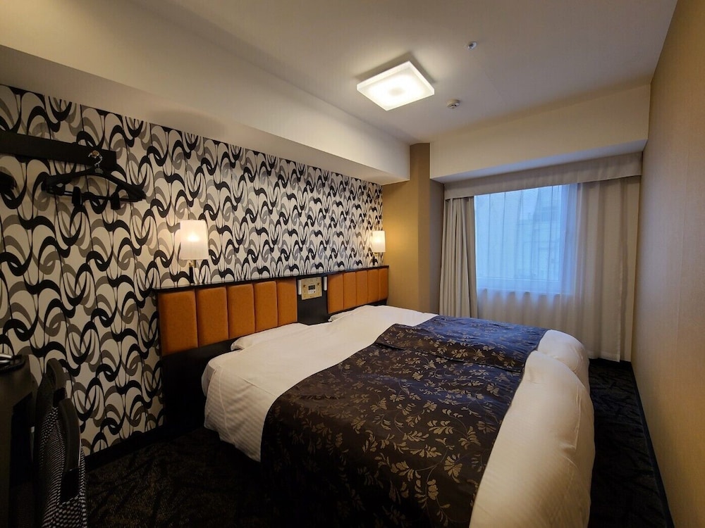 Family Twin Room, 1 King Bed, Non Smoking photo 1
