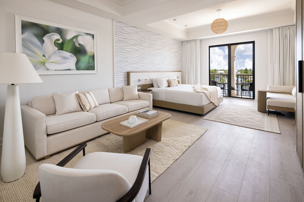 Hearing Accessible Water View King with Balcony