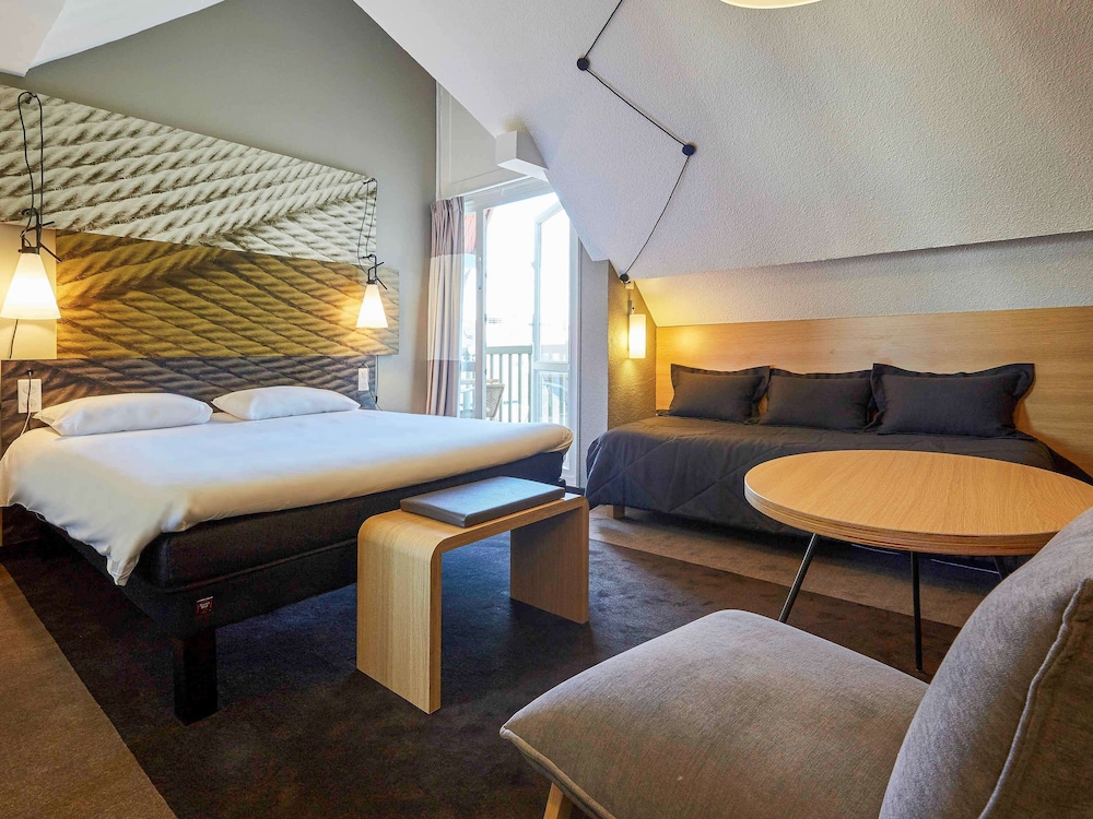 Premium Double Room, 1 Double Bed with Sofa bed, Balcony - Photo 5